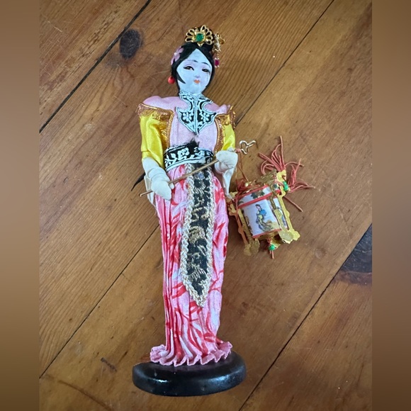 Vintage Asian Doll - Picture 14 of 14